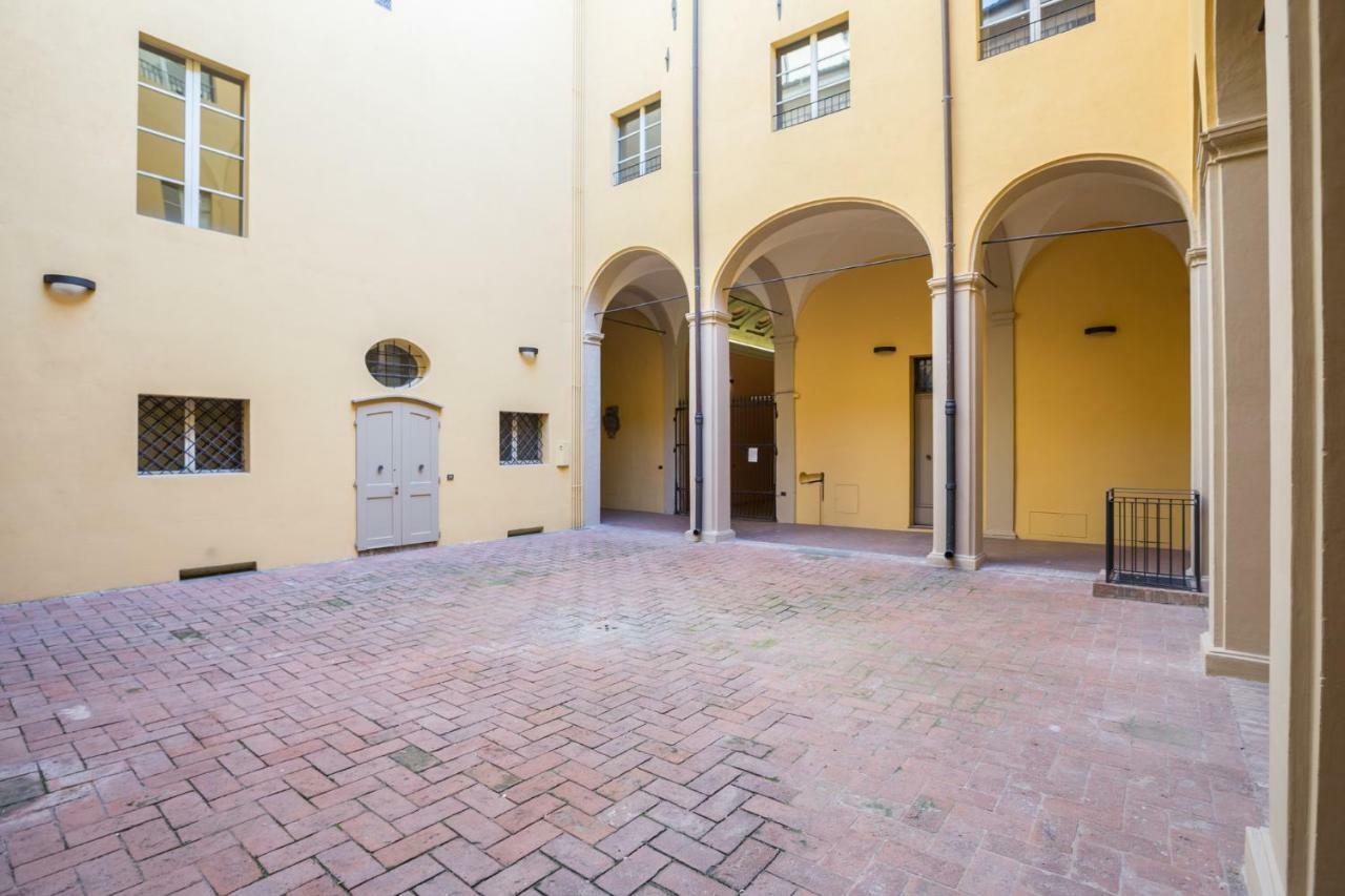Palazzo Bocchi - The Place Apartments Bologna Exterior photo